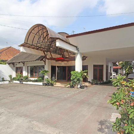 Reddoorz Plus @ Taman Siswa 3 Yogyakarta Exterior photo