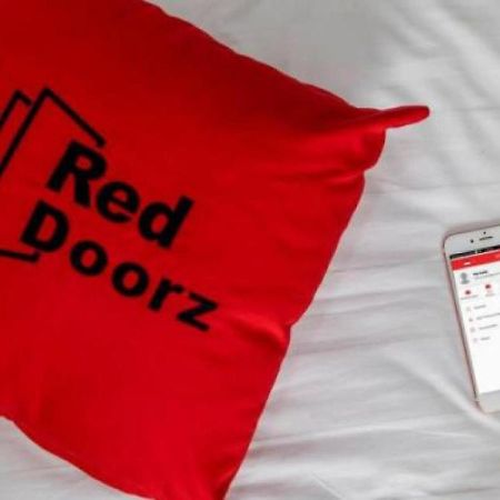 Reddoorz Plus @ Taman Siswa 3 Yogyakarta Exterior photo