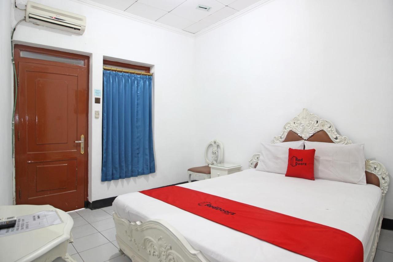 Reddoorz Plus @ Taman Siswa 3 Yogyakarta Exterior photo
