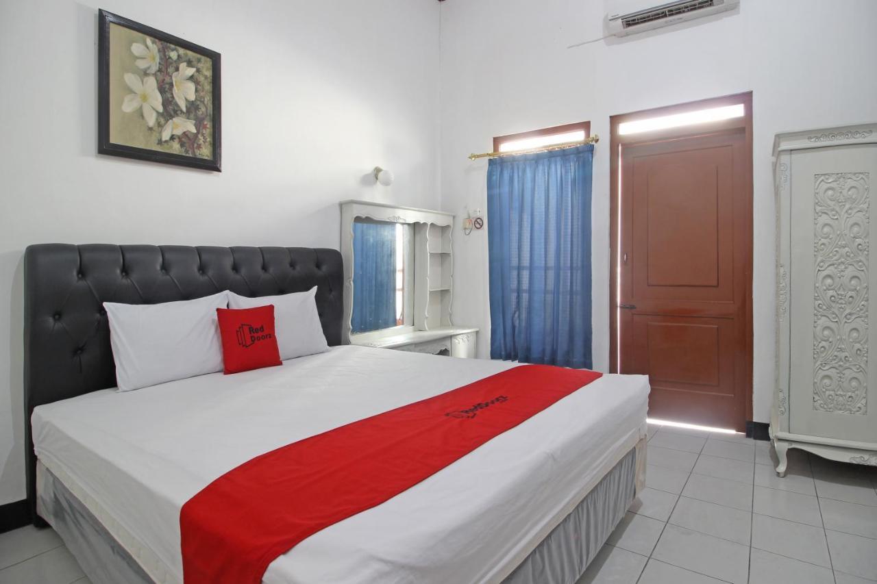 Reddoorz Plus @ Taman Siswa 3 Yogyakarta Exterior photo