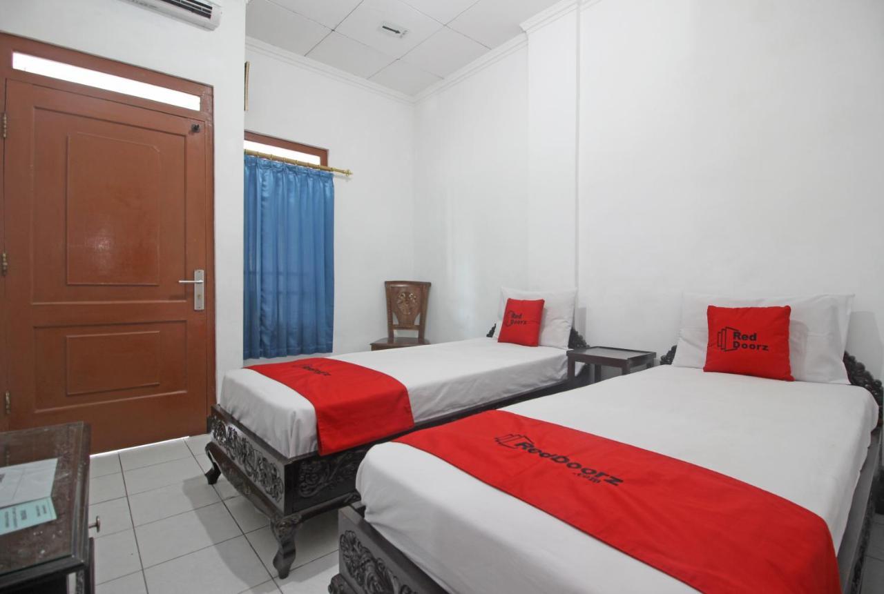 Reddoorz Plus @ Taman Siswa 3 Yogyakarta Exterior photo