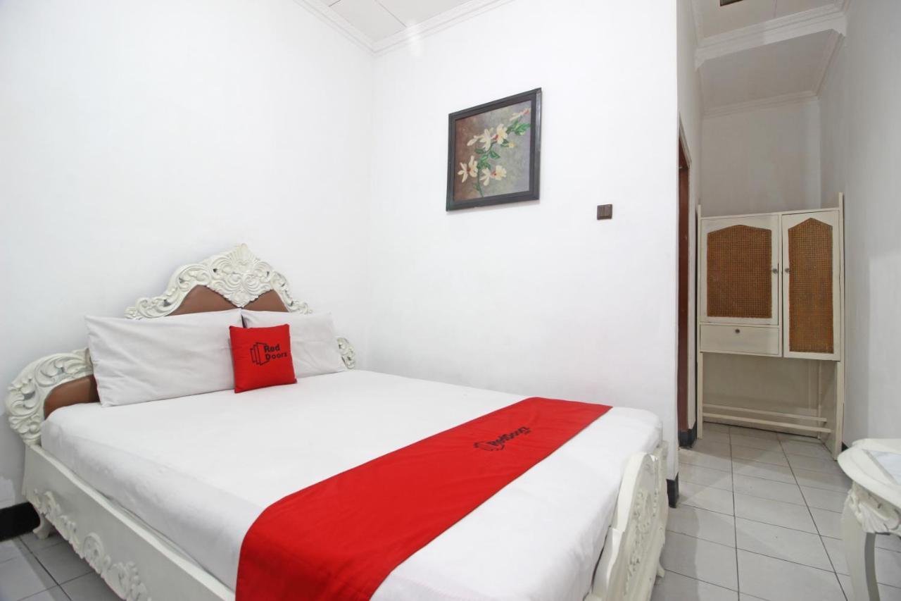 Reddoorz Plus @ Taman Siswa 3 Yogyakarta Exterior photo
